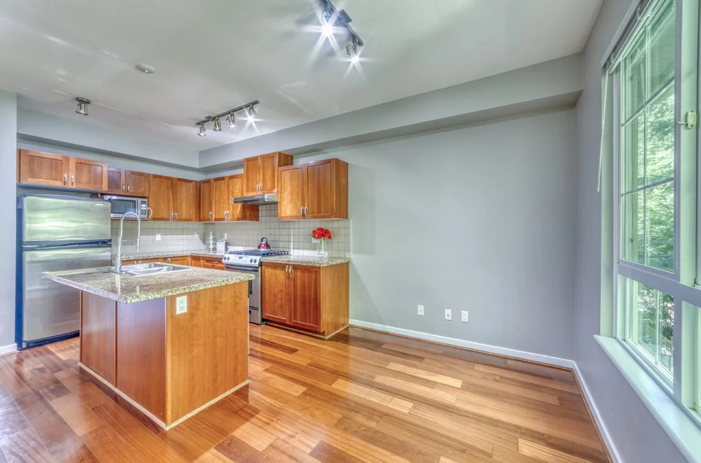 84 1380 PINETREE WAY, Coquitlam BC V3E 3S6, Coquitlam BC — Residential for Sale — Photo 10 of 40