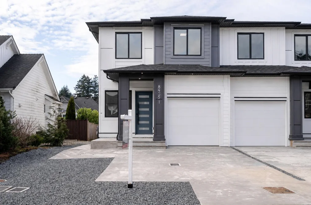 Half Duplex for sale at 8425 George Street Mission British Columbia - MLS: R3127989