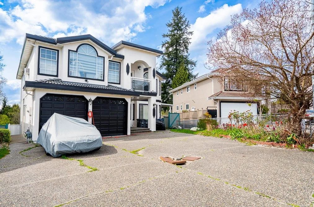 House for sale at 8433 150a Street Surrey British Columbia - MLS: R3115457
