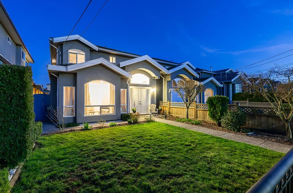 Half Duplex for sale at 8438 14th Avenue Burnaby British Columbia - MLS: R3110647
