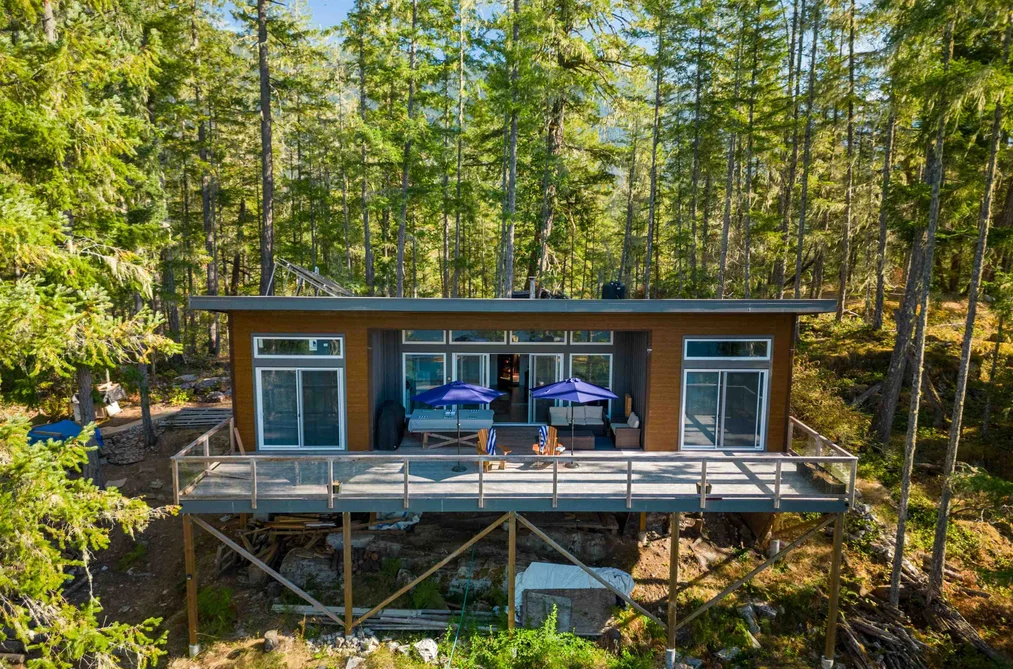 House for sale at 8444 West Sakinaw Lakeshore Way Pender Harbour British Columbia - MLS: R3073961