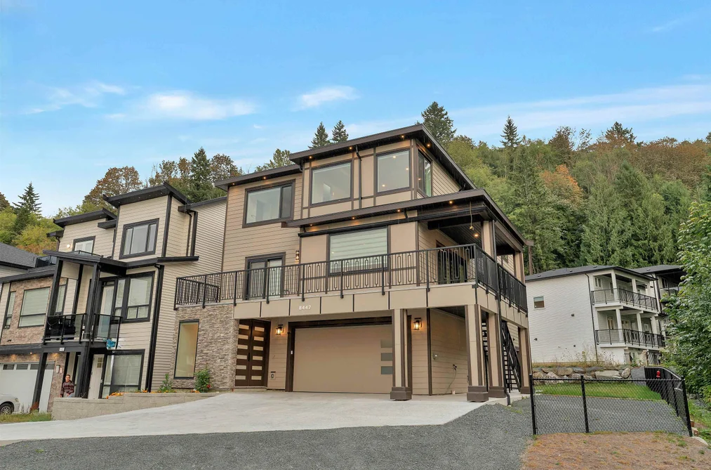 8447 Forest Gate Dr, Chilliwack, BC - MLS: R3171720