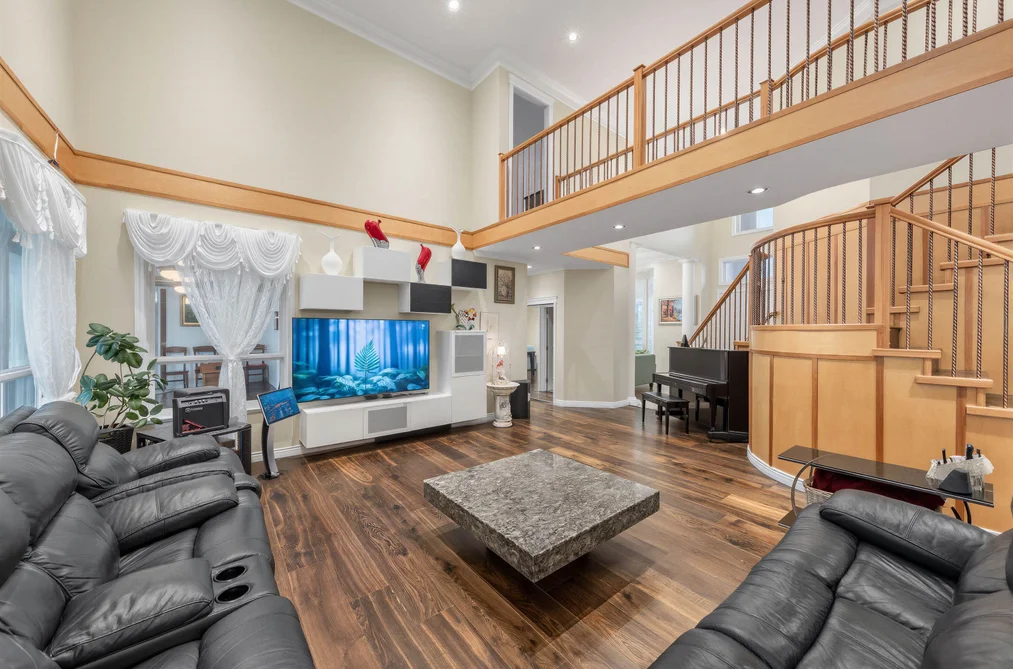 8450 168 Street, Surrey, BC - House for Sale - Photo 10 of 40 8450 168 Street, Surrey, BC - House for Sale - Photo 10 of 40