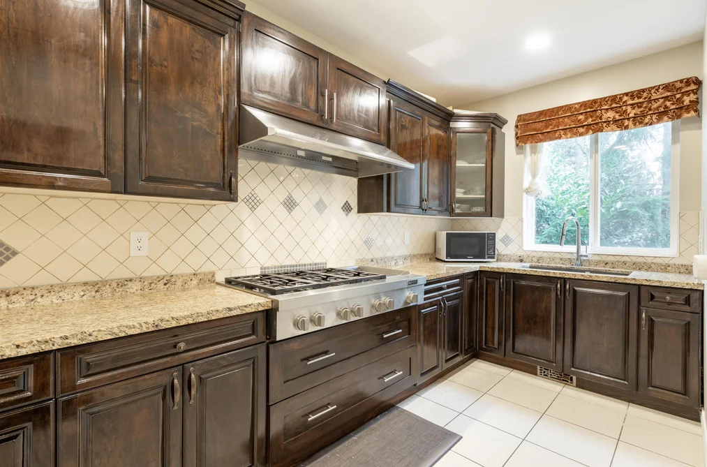 8450 168 Street, Surrey, BC - House for Sale - Photo 14 of 40 8450 168 Street, Surrey, BC - House for Sale - Photo 14 of 40