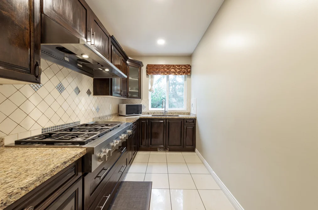 8450 168 Street, Surrey, BC - House for Sale - Photo 15 of 40 8450 168 Street, Surrey, BC - House for Sale - Photo 15 of 40
