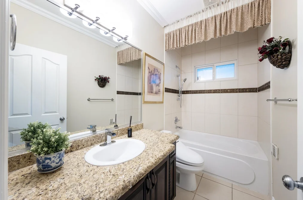 8450 168 Street, Surrey, BC - House for Sale - Photo 17 of 40 8450 168 Street, Surrey, BC - House for Sale - Photo 17 of 40