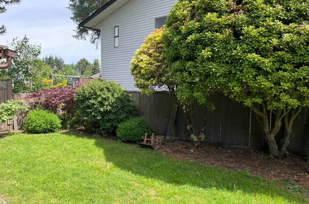 8454 116A Street, Delta, BC - House for Sale - Photo 3 of 25 8454 116A Street, Delta, BC - House for Sale - Photo 3 of 25