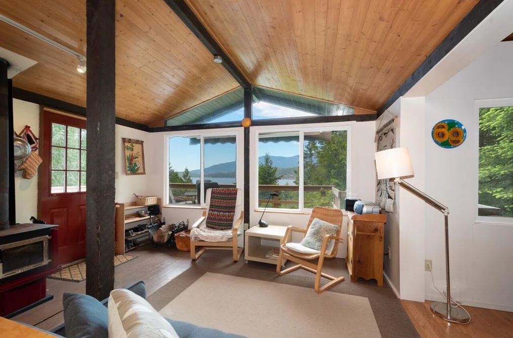 House for sale at 847 Captain'S Way Bowen Island British Columbia - MLS: R3128484