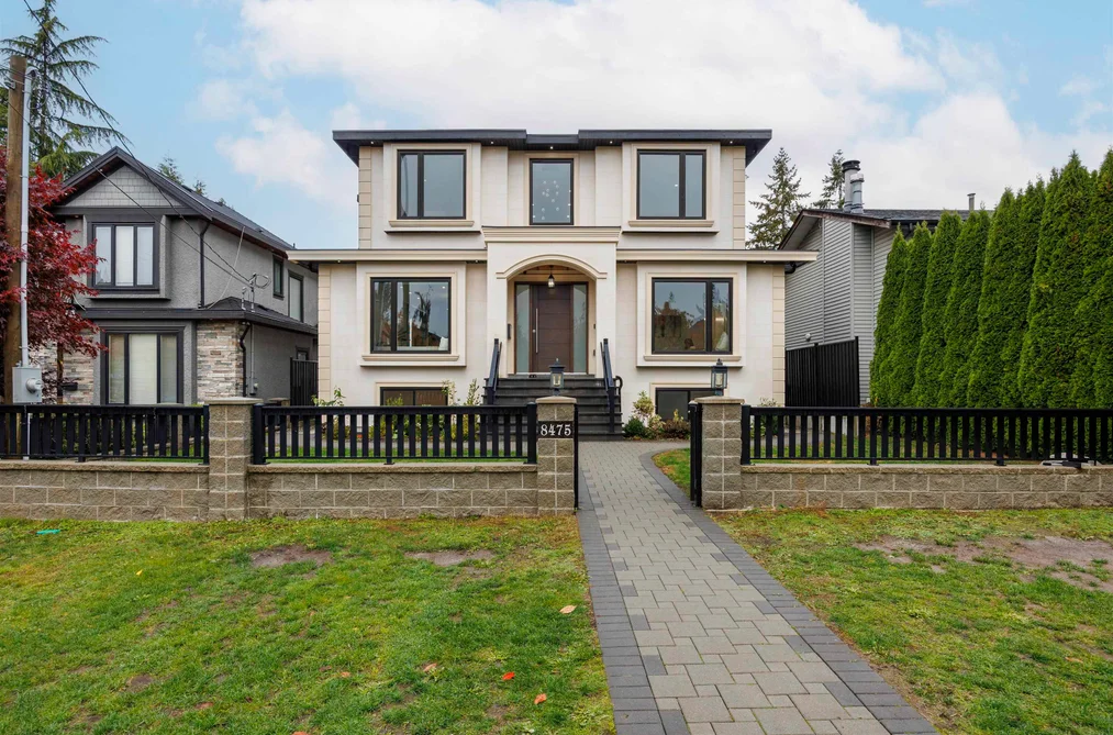 House for sale at 8475 12th Avenue Burnaby British Columbia - MLS: R3109046