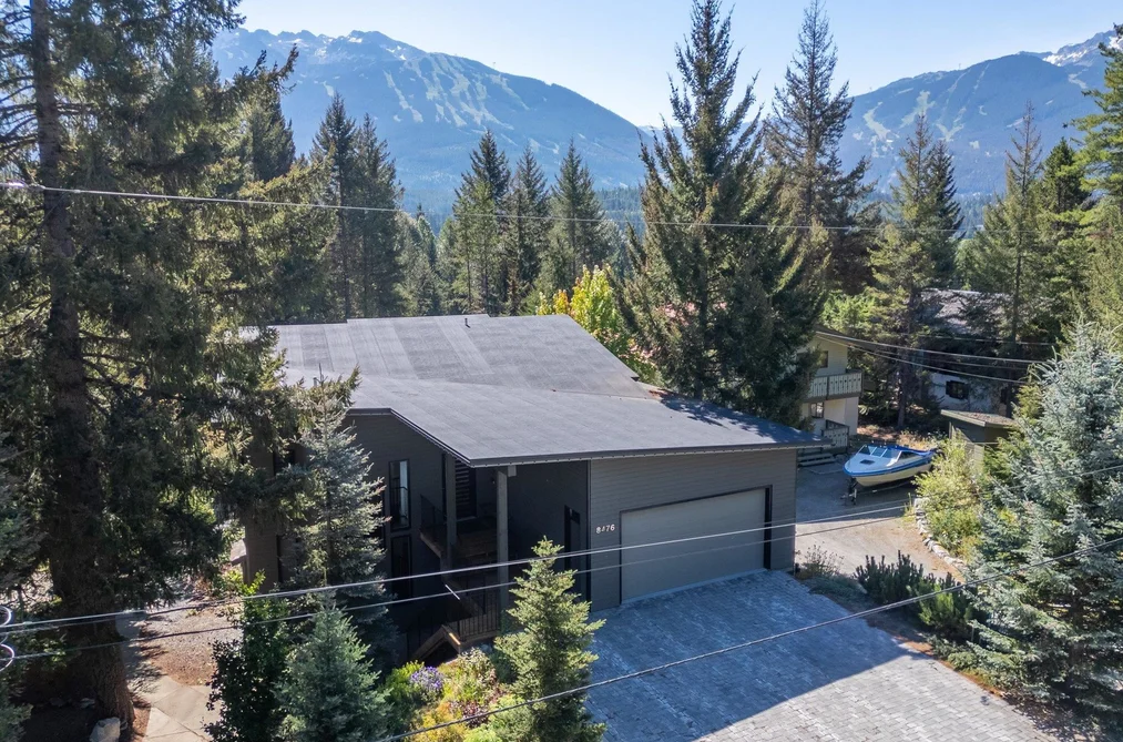 8476 MATTERHORN DRIVE, Whistler BC V8E 0G1, Whistler BC — Residential for Sale - Photo 4