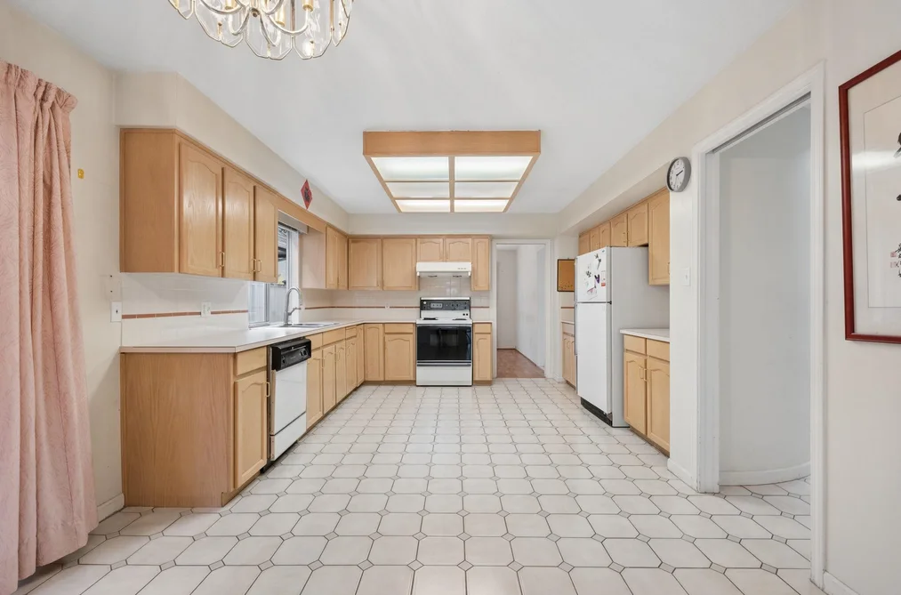 8511 ASH STREET, Richmond, BC — Residential for Sale — Photo 11 of 40