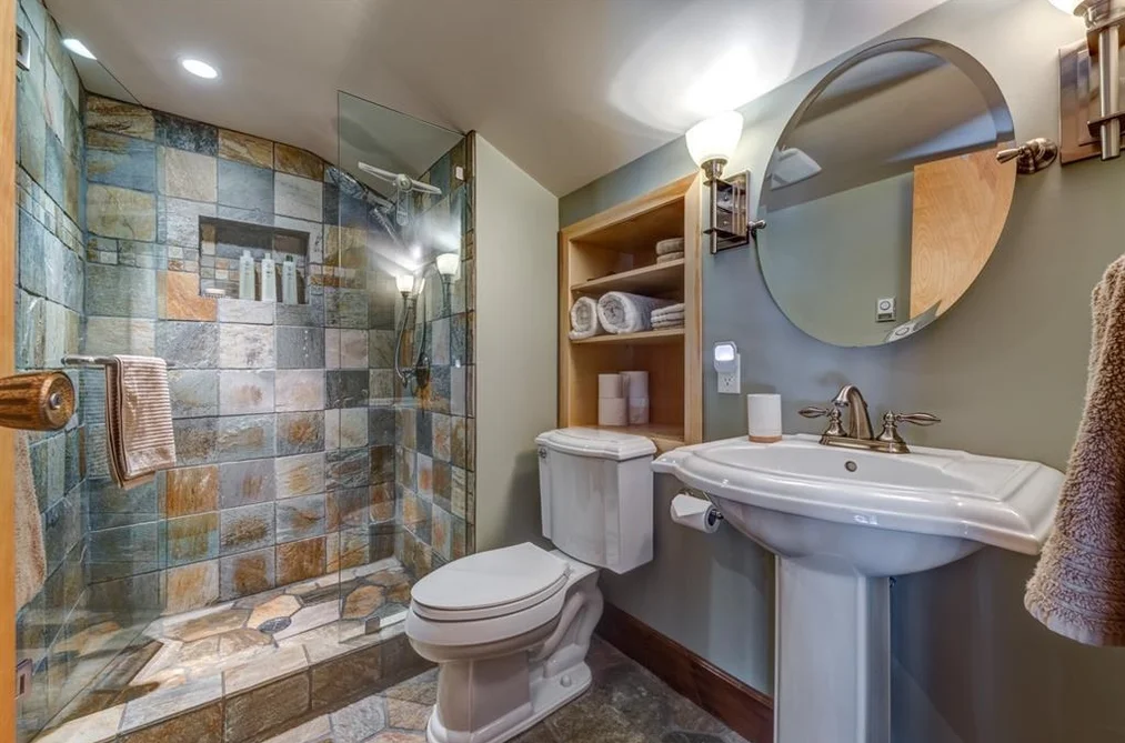 8512 DRIFTER WAY, Whistler BC V8E 0G2, Whistler BC — Residential for Sale — Photo 18 of 31
