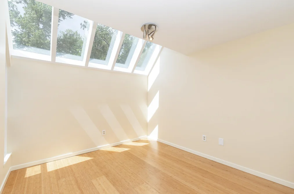 8526 WOODTRAIL PLACE, Burnaby BC V5A 4A9, Burnaby BC — Residential for Sale - Photo 3