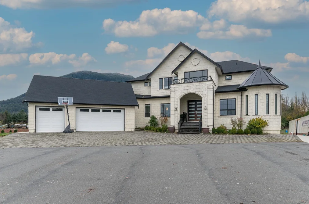 8528 SYLVESTER ROAD, Mission BC V2V 7K6, Mission BC — Residential for Sale - Photo 2