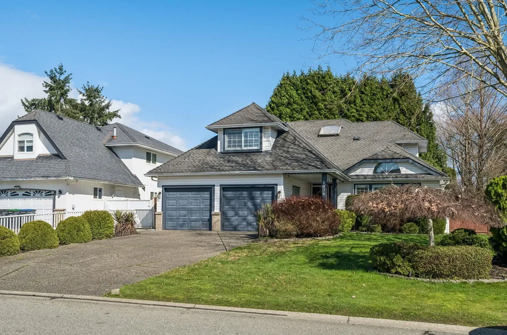 House for sale at 8536 142a Street Surrey British Columbia - MLS: R3102798