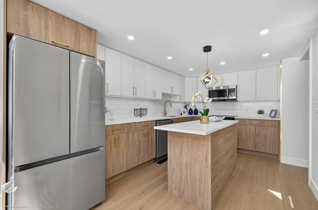 8557 WOODRIDGE PLACE, Burnaby BC V5A 4B3, Burnaby BC — Residential for Sale — Photo 11 of 29