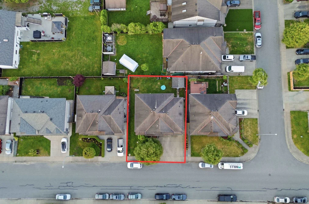 8558 FENNEL STREET, Mission BC V2V 6V9, Mission BC — Residential for Sale - Photo 2