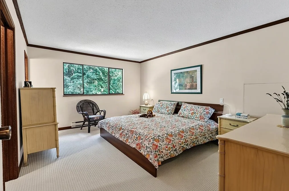 8568 Bedora Place, West Vancouver, BC - House for Sale - Photo 16 of 40 8568 Bedora Place, West Vancouver, BC - House for Sale - Photo 16 of 40
