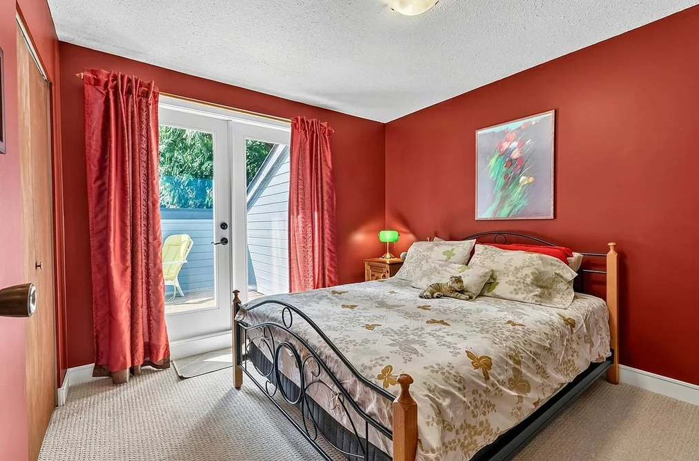 8568 Bedora Place, West Vancouver, BC - House for Sale - Photo 19 of 40 8568 Bedora Place, West Vancouver, BC - House for Sale - Photo 19 of 40