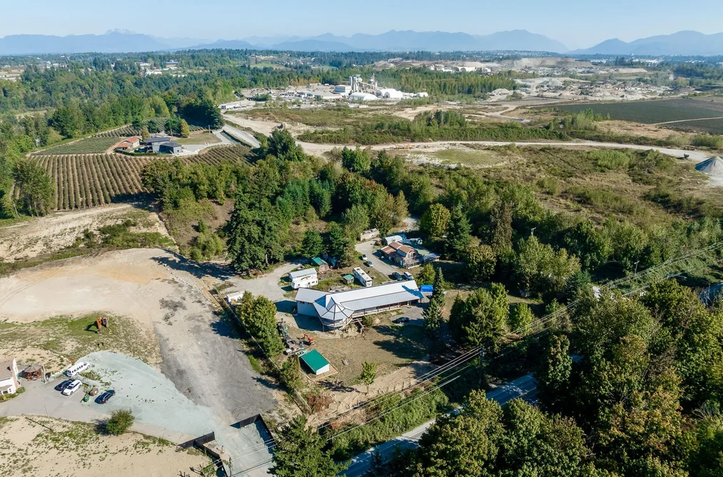 857 BRADNER ROAD, Abbotsford BC V4X 1H8, Abbotsford BC — Residential for Sale - Photo 2