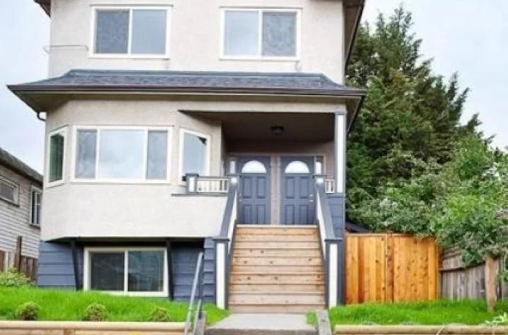 House for sale at 857 E 8th Avenue Vancouver British Columbia - MLS: R2879911
