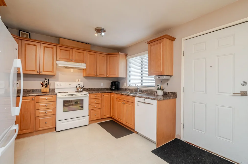 8570 152 STREET, Surrey BC V3S 3N1, Surrey BC — Residential for Sale - Photo 3