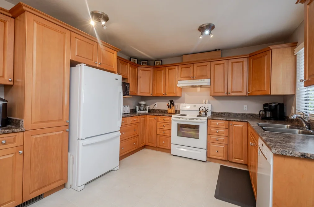 8570 152 STREET, Surrey BC V3S 3N1, Surrey BC — Residential for Sale - Photo 4