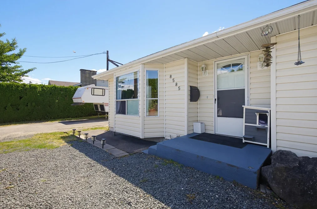8585 BROADWAY STREET, Chilliwack BC V2P 5V4, Chilliwack BC — Residential for Sale — Photo 4 of 40