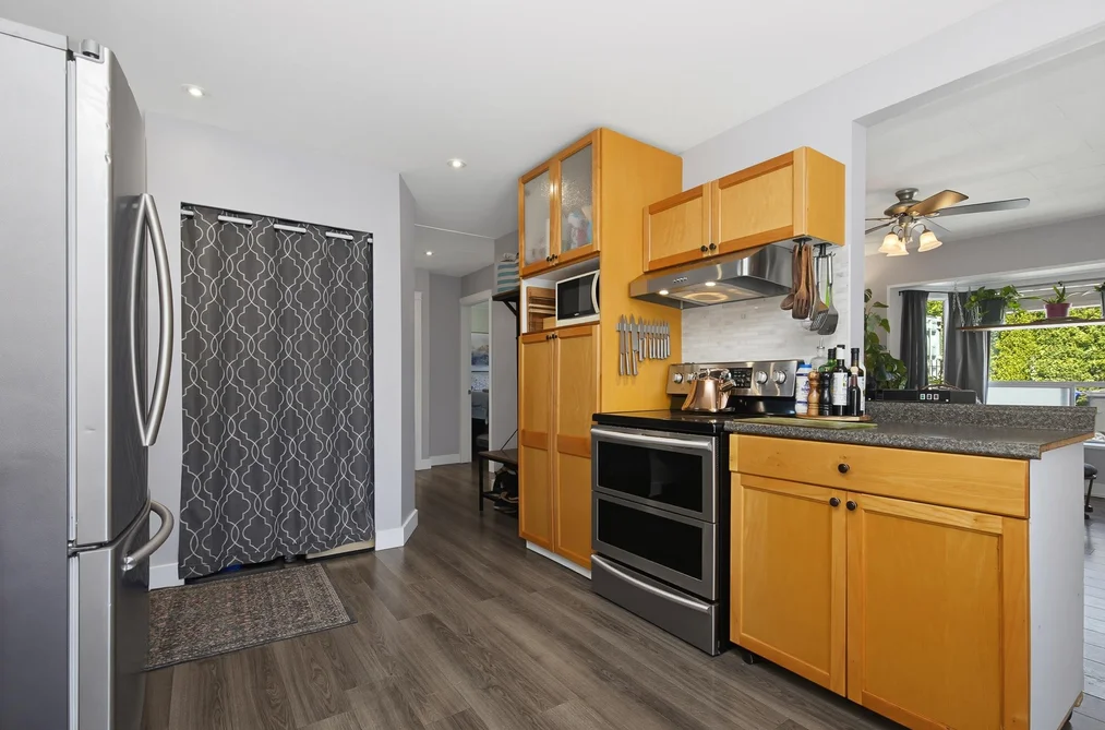 8585 BROADWAY STREET, Chilliwack BC V2P 5V4, Chilliwack BC — Residential for Sale — Photo 9 of 40