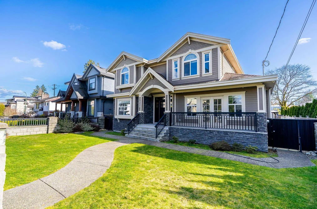 8588 ARMSTRONG AVENUE, Burnaby BC V3N 2H5, Burnaby BC — Residential for Sale - Photo 2