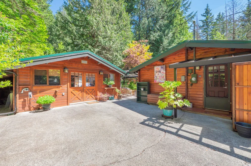 8626 REDROOFFS ROAD, Halfmoon Bay BC V7Z 1E7, Halfmoon Bay BC — Residential for Sale - Photo 2