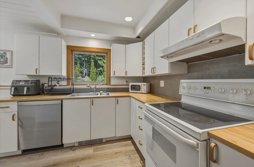8633 FOREST RIDGE DRIVE, Whistler BC V8E 0G1, Whistler BC — Residential for Sale — Photo 31 of 40