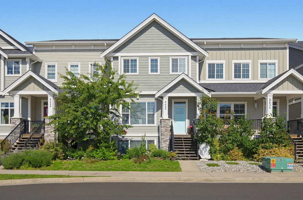 Row House (Non-Strata) for sale at 8640 Machell Street Mission British Columbia - MLS: R3134908