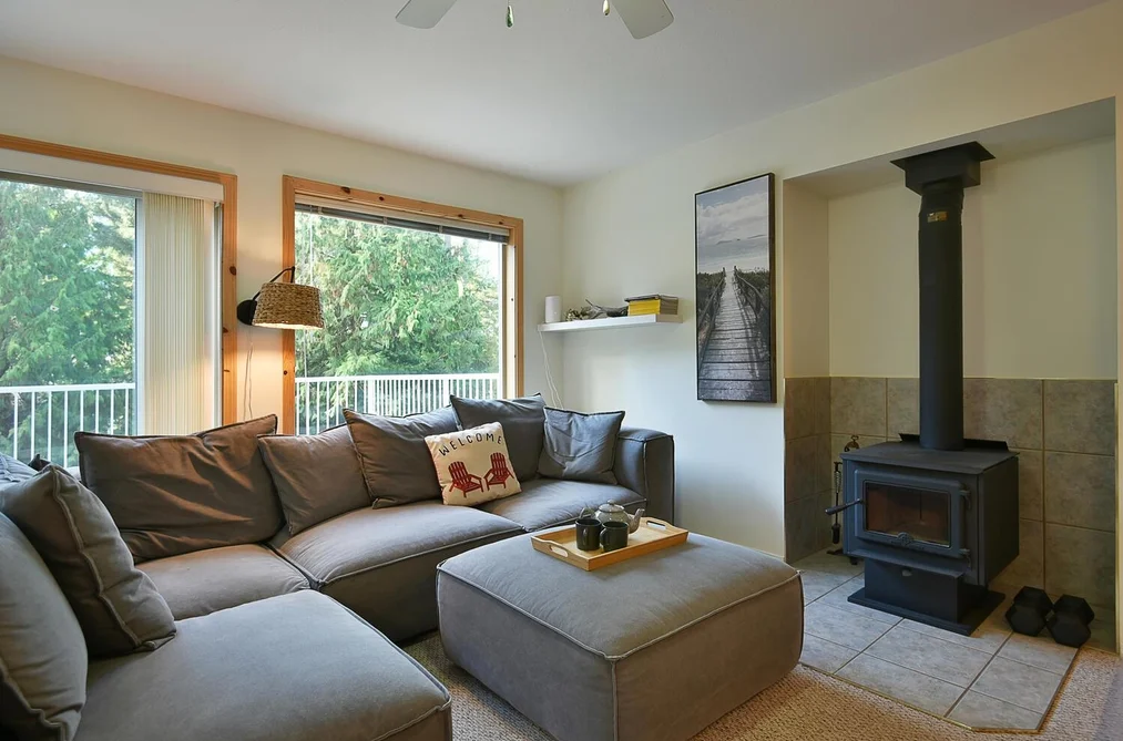 8650 REDROOFFS ROAD, Halfmoon Bay BC V7Z 1E7, Halfmoon Bay BC — Residential for Sale - Photo 2
