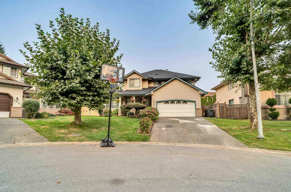 8662 141B STREET, Surrey BC V3W 0S3, Surrey BC — Residential for Sale - Photo 2
