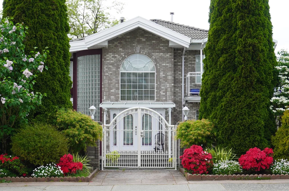 8675 ARMSTRONG AVENUE, Burnaby BC V3N 2H4, Burnaby BC — Residential for Sale - Photo 2