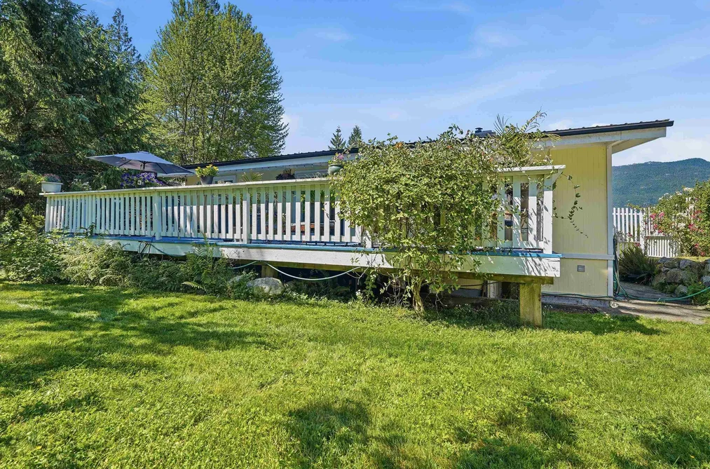 868 UPPER CRESCENT, Britannia Beach BC V8B 1J2, Britannia Beach BC — Residential for Sale — Photo 10 of 27