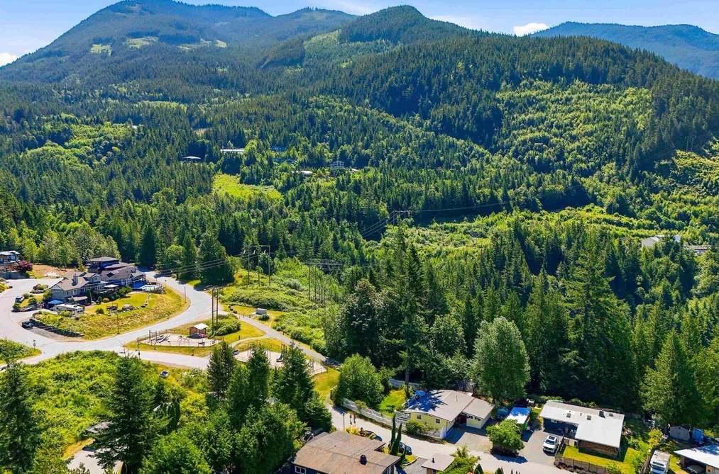 868 UPPER CRESCENT, Britannia Beach BC V8B 1J2, Britannia Beach BC — Residential for Sale — Photo 5 of 27
