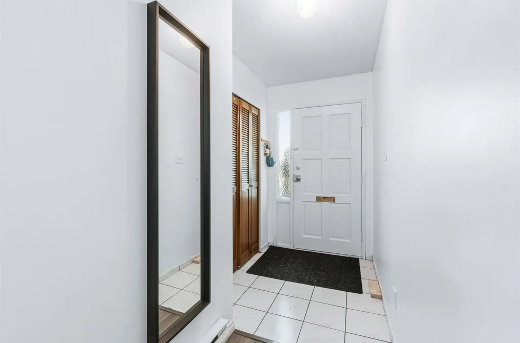 8680 CITADEL CRESCENT, Richmond BC V7C 4T3, Richmond BC — Residential for Sale - Photo 2