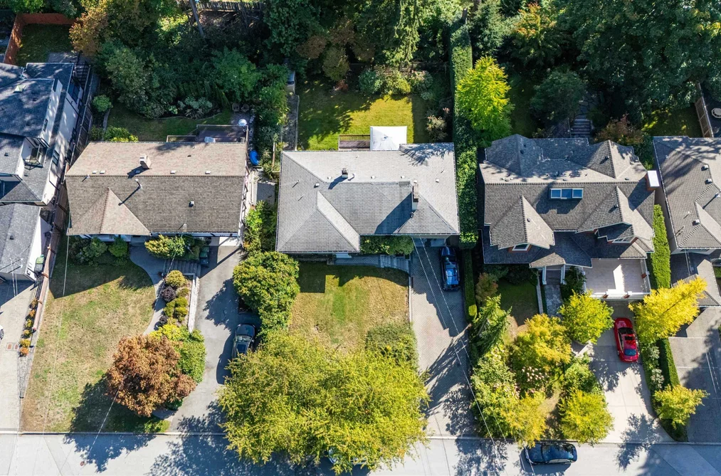869 CLEMENTS AVENUE, North Vancouver BC V7R 2K6, North Vancouver BC — Residential for Sale - Photo 3