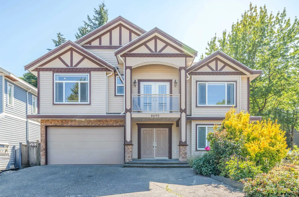 House for sale at 8690 E Tulsy Crescent Surrey British Columbia - MLS: R3156073