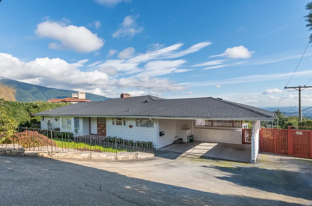 House for sale at 870 Farmleigh Road West Vancouver British Columbia - MLS: R3103145