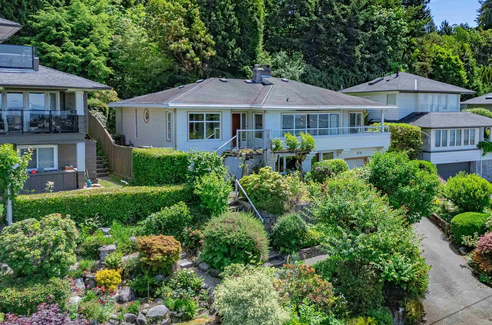 870 LEYLAND STREET, West Vancouver BC V7T 2L4, West Vancouver BC — Residential for Sale — Photo 2 of 35