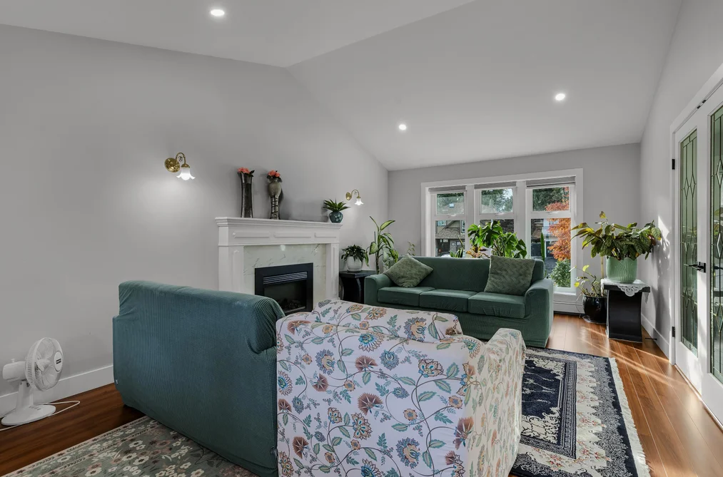 8708 143A Street, Surrey, BC - MLS: R3180008 - Photo 4 8708 143A Street, Surrey, BC - MLS: R3180008 - Photo 4