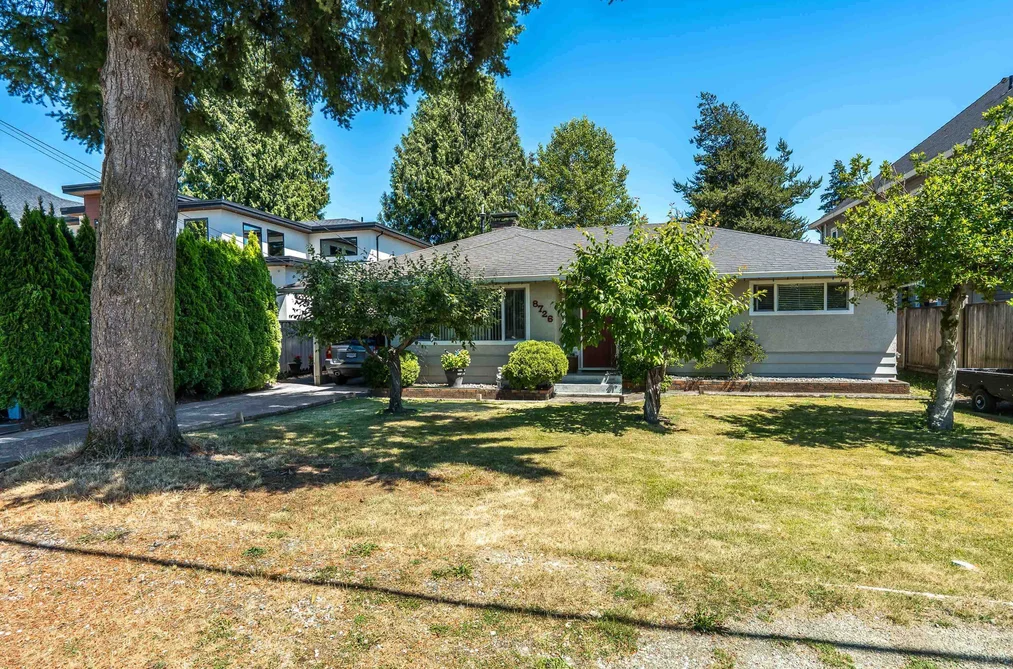House for sale at 8726 154b Street Surrey British Columbia - MLS: R3135409