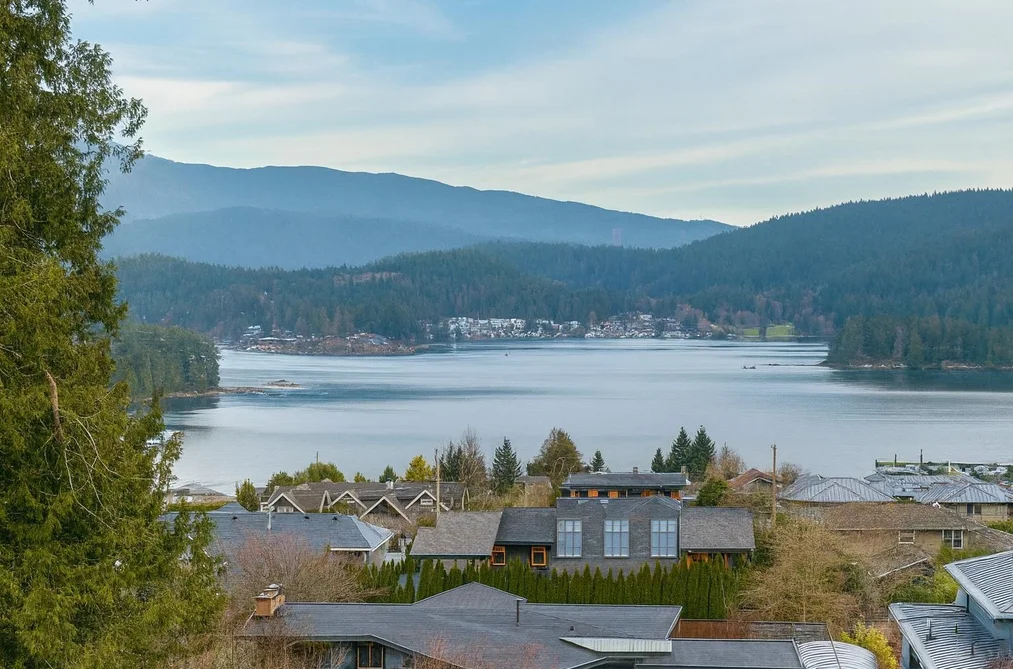 873 BAYCREST DRIVE, North Vancouver BC V7G 1N7, North Vancouver BC — Residential for Sale - Photo 2