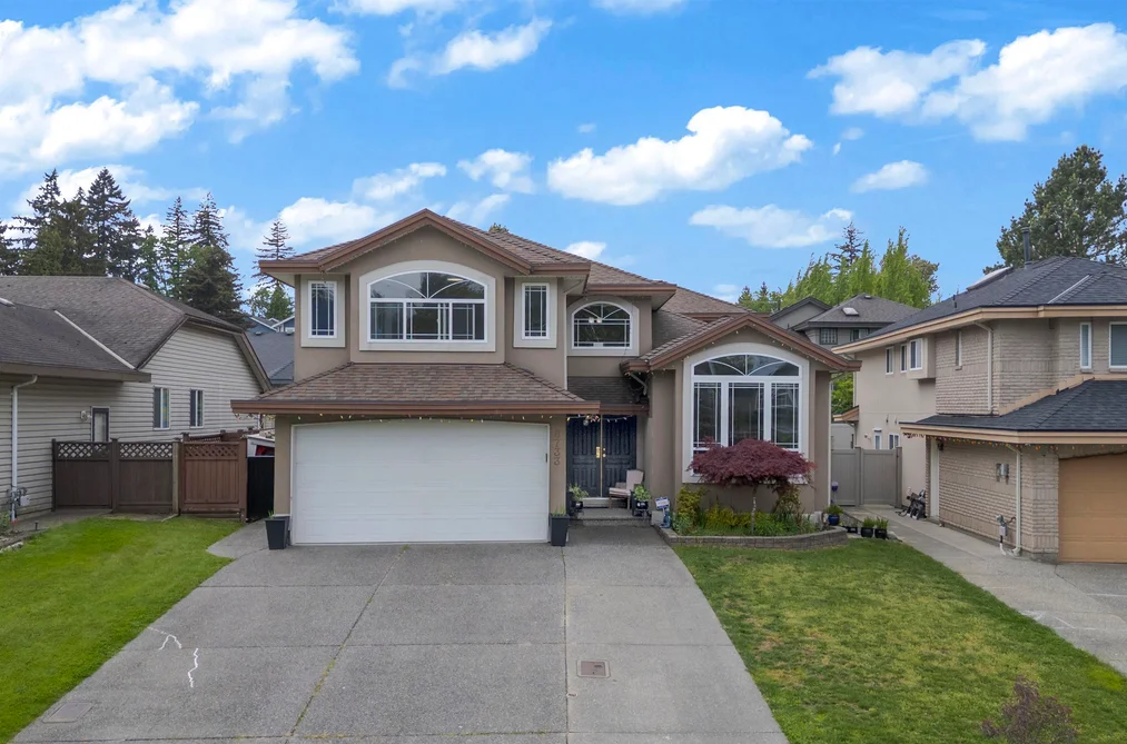House for sale at 8733 162a Street Surrey British Columbia - MLS: R3121598