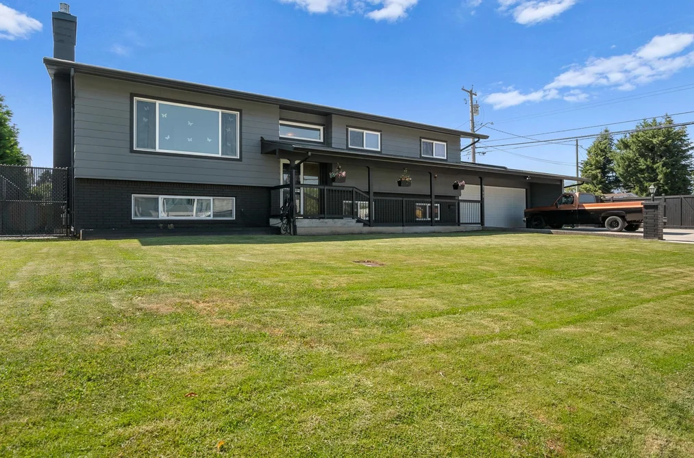 8789 BUTCHART STREET, Chilliwack BC V2P 5S2, Chilliwack BC — Residential for Sale - Photo 2