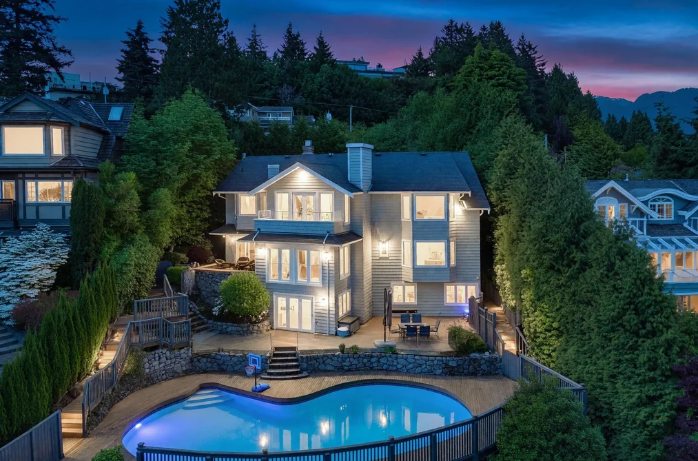 House for sale at 880 Younette Drive West Vancouver British Columbia - MLS: R3124673