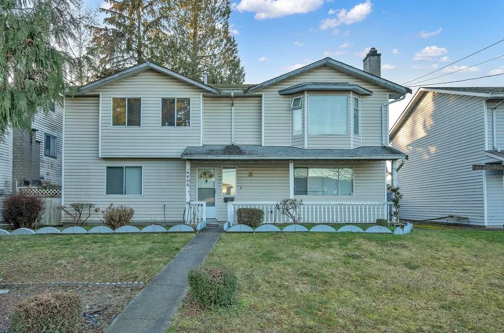 House for sale at 8825 160 Street Surrey British Columbia - MLS: R3045516